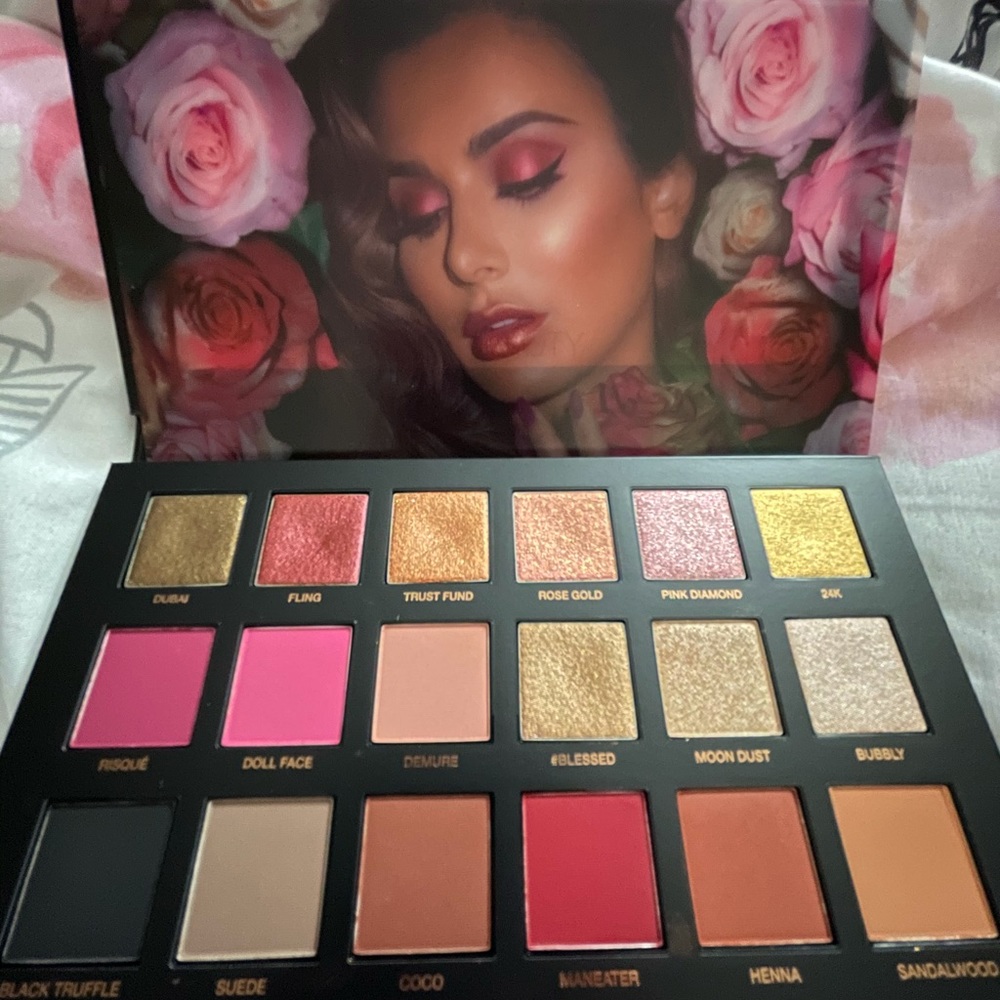 Huda rose gold